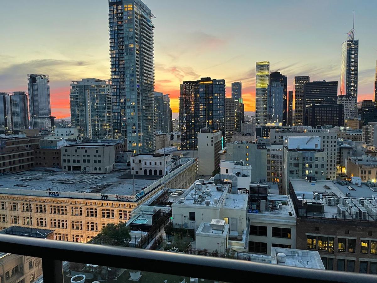 Top Floor 3 Bed 3 Bath Penthouse Living In Luxury ロサンゼルス エクステリア 写真